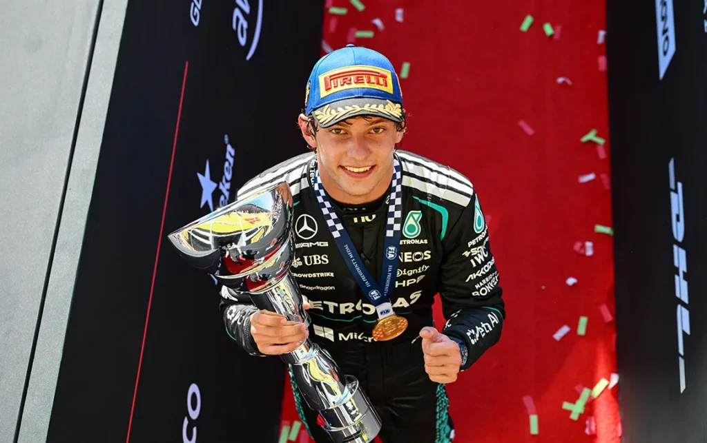 ¡Hazaña en Monza! Kimi Antonelli y Mercedes-AMG PETRONAS Brillan en el GP de Italia